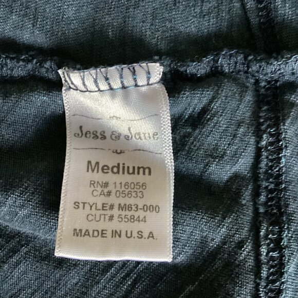 Jess & Jane Mineral Wash Blue with Red Flower Raw Hem Relaxed Tee Top Sz M 166D - Picture 7 of 8